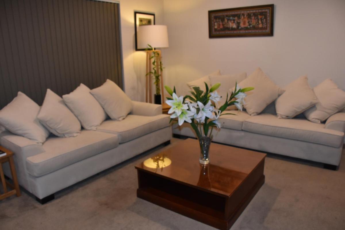 The Rise BNB - Executive Ensuite - Housity