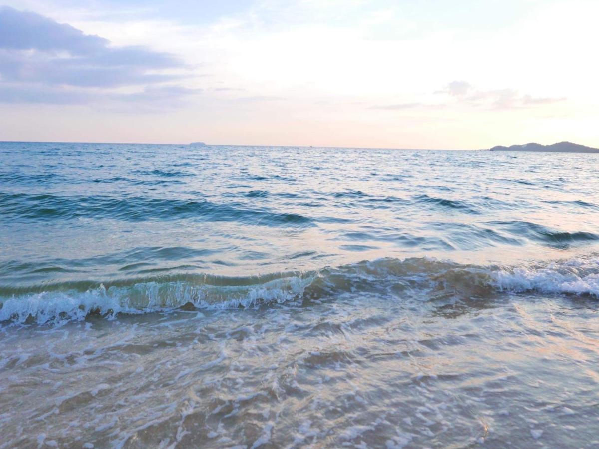 E8 Oceanside Place Resort - Housity