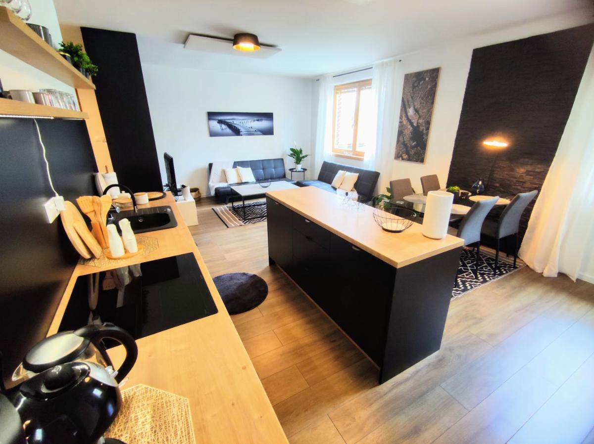 Apartman Loggia Park & Free Parking - Housity