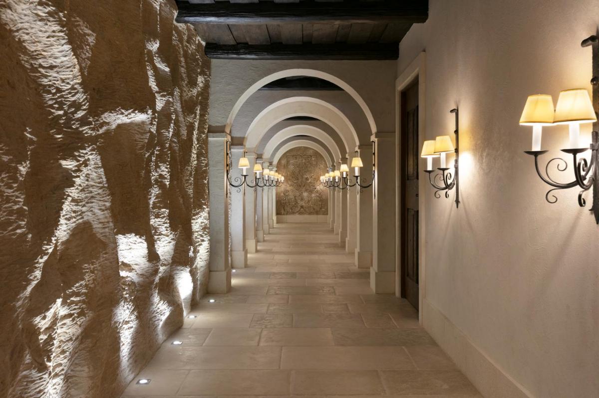 Photo de la galerie de l'établissement Airelles Gordes, La Bastide, à Gordes