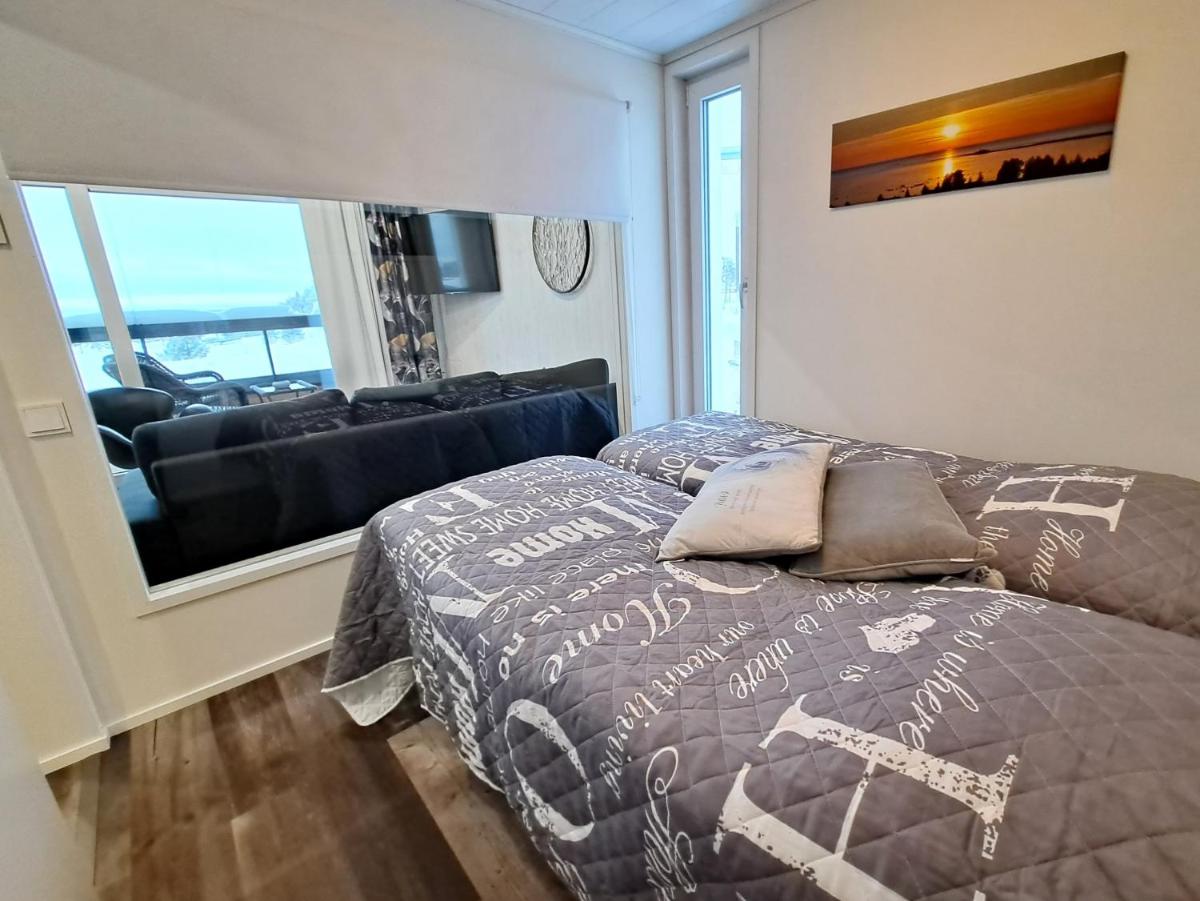 Aurinkoranta D14 merinäköalalla - Housity