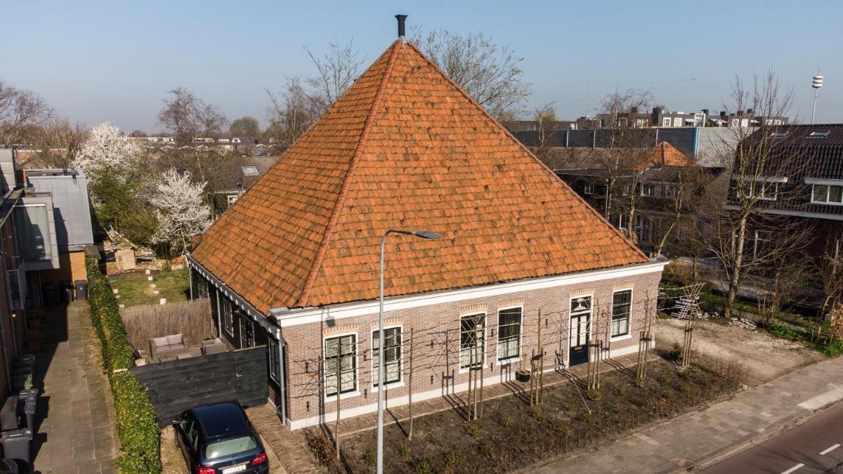 Traditional family apartment with garden at countryside Amsterdam - Housity