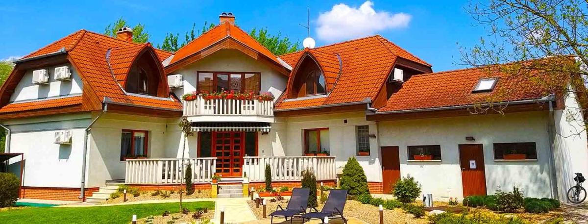 Suitetrails - Pál Villa - Premium Apartments - Kecskemét