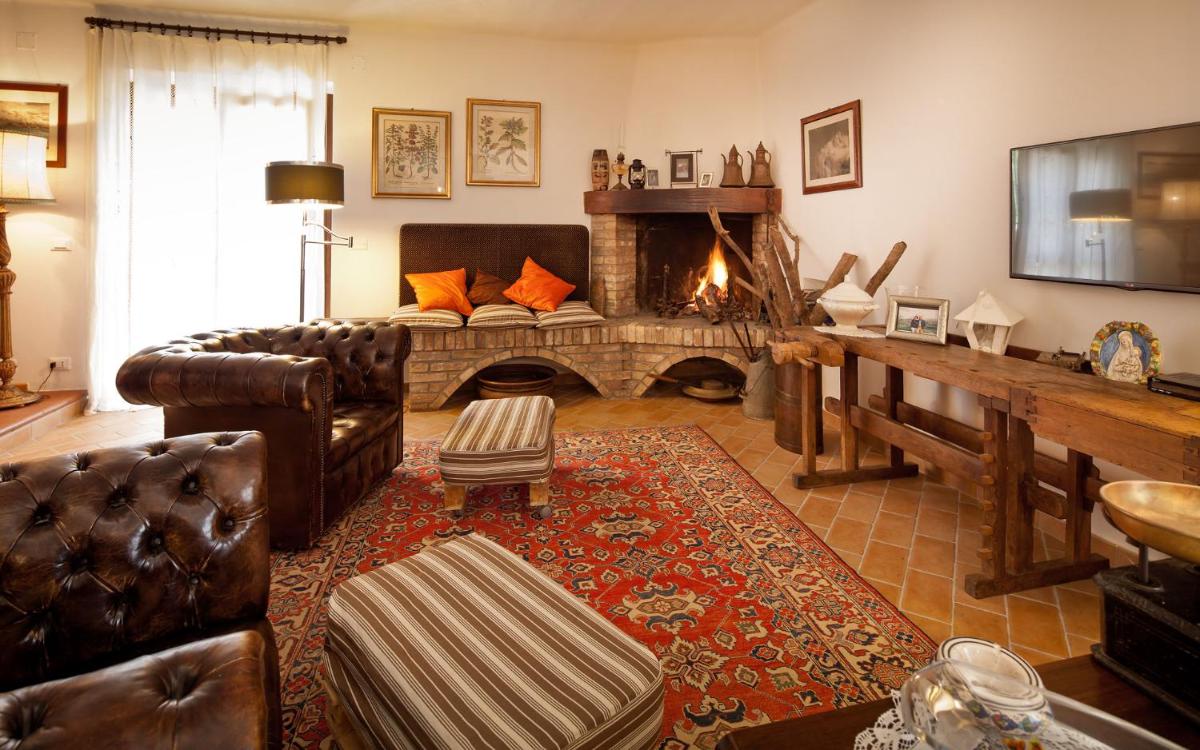 VILLA TITTI B&B - Housity