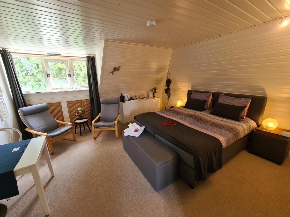 B&B De Loenense Bossen - Housity