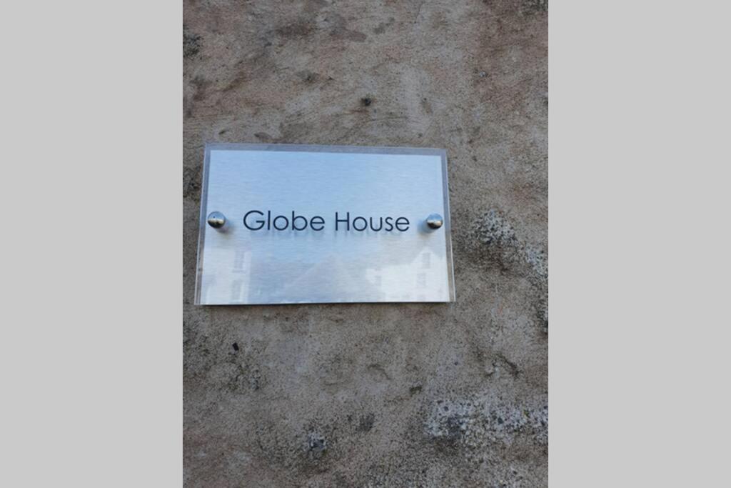 Globe House  #2 - Housity