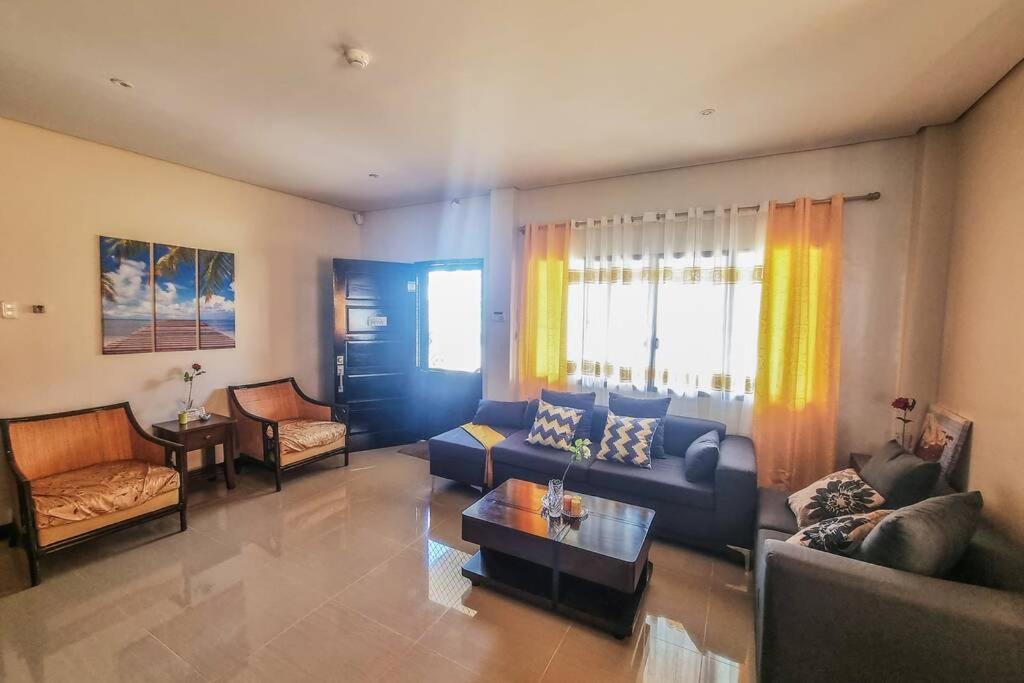 Argao Royal Palm beach house+wifi+great amenities - Housity