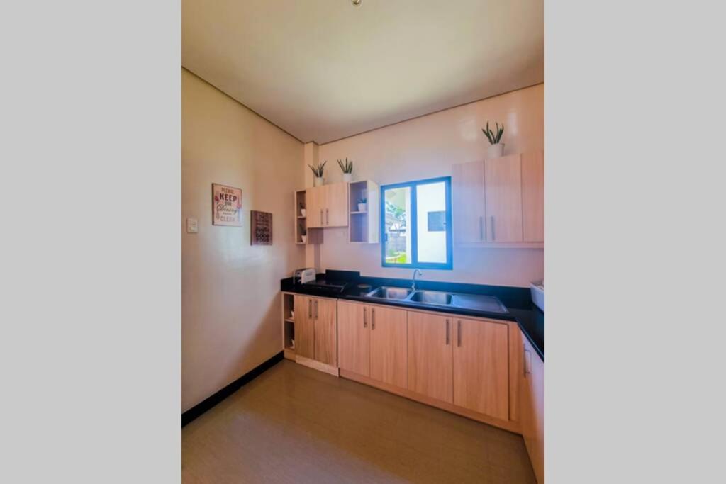 Argao Royal Palm beach house+wifi+great amenities - Housity