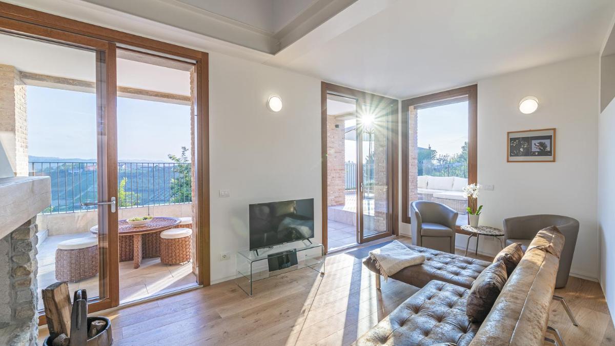 Le Langhe Oltre La Siepe 8, Emma Villas - Housity