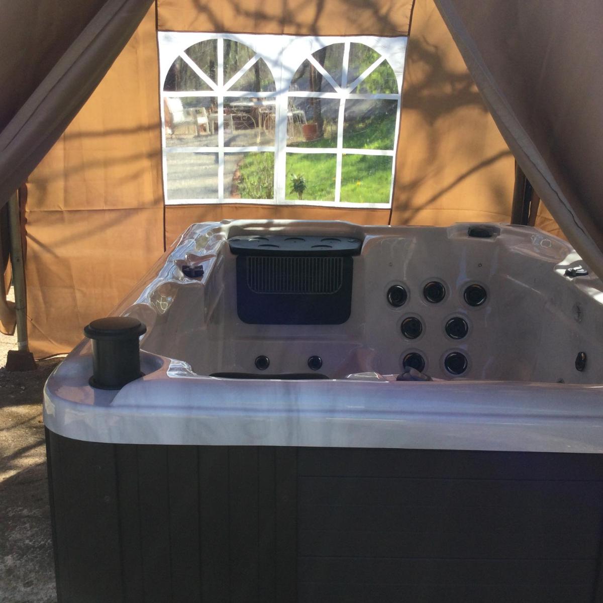 Maison luxe Collonges la rouge,jakuzzi,clim,WIFI,piscine - Housity