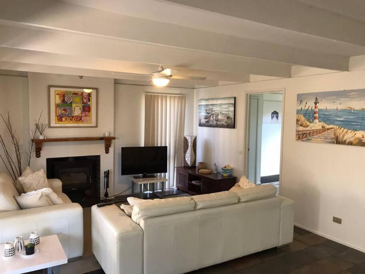 Peaceful Relaxing Retreat Hotsprings and Wineries - Housity