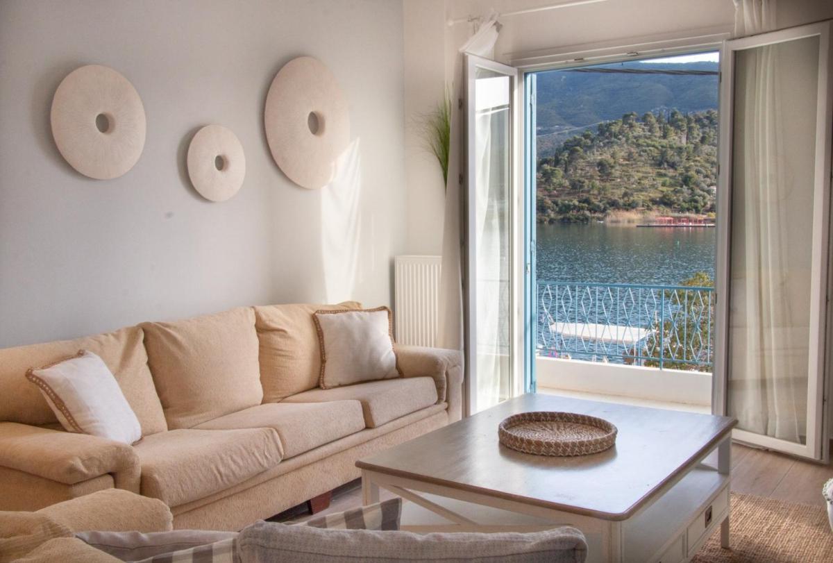 Beautiful house by the sea - Housity
