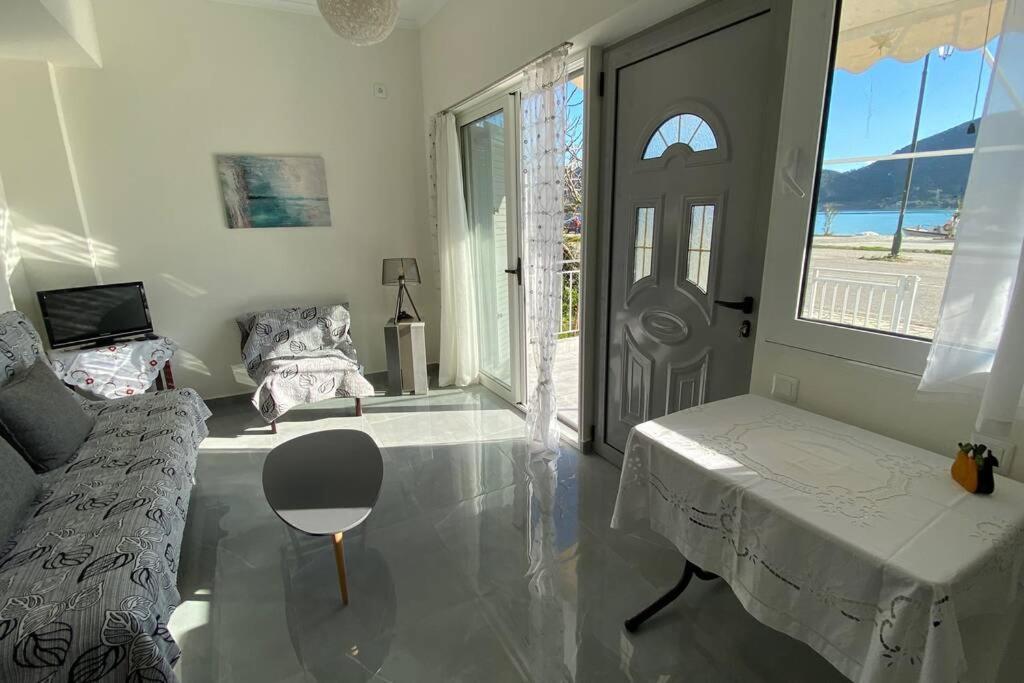 Karavias cosy Vlicho house - Housity