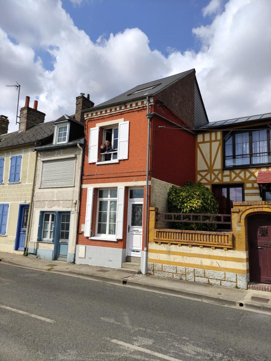 L'Anse Rouge, vue sur le port - Housity