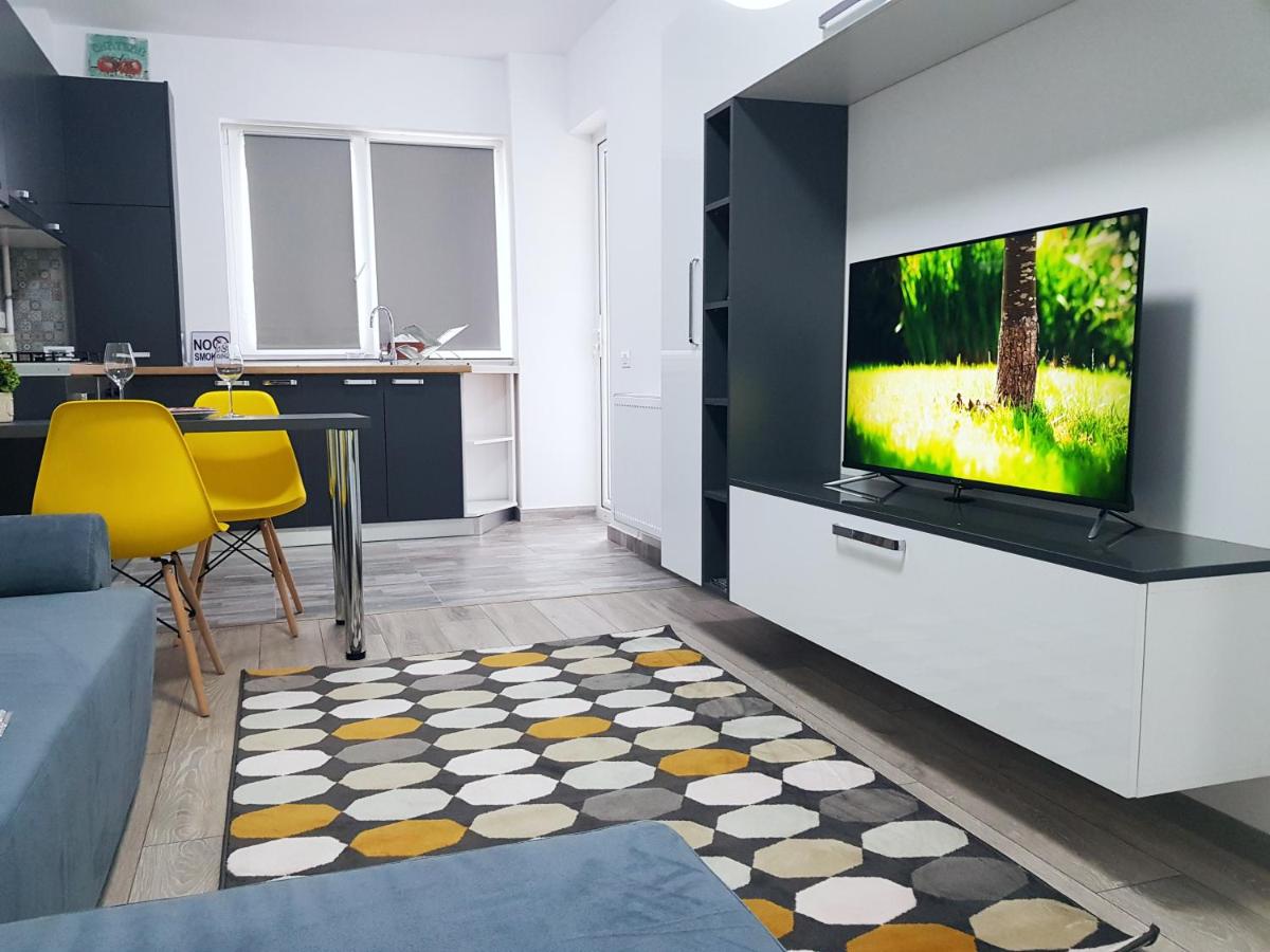 Yellow House Luxury Berceni - Housity