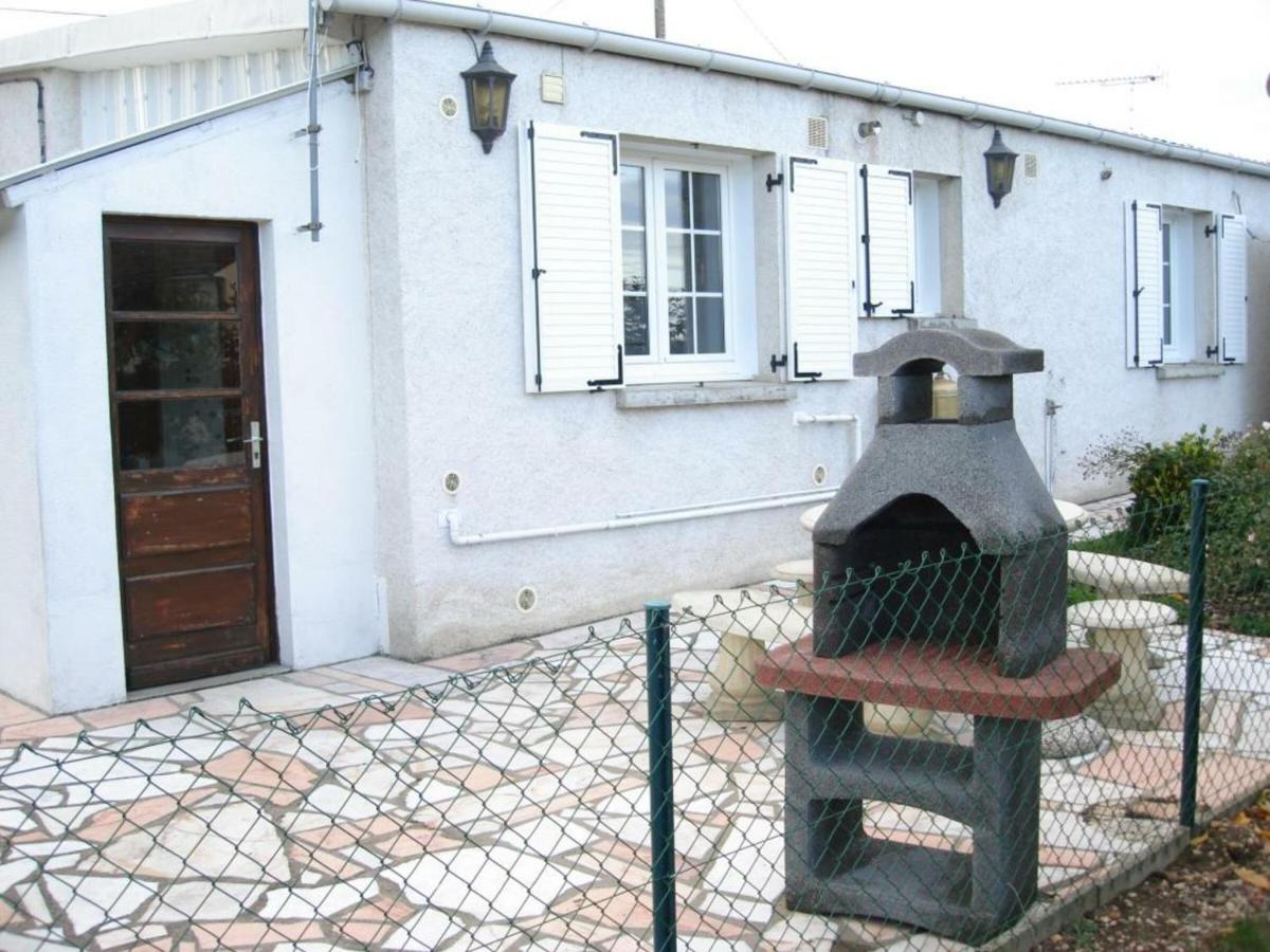Gîte Huisseau-sur-Cosson, 3 pièces, 4 personnes - FR-1-491-212 - Housity