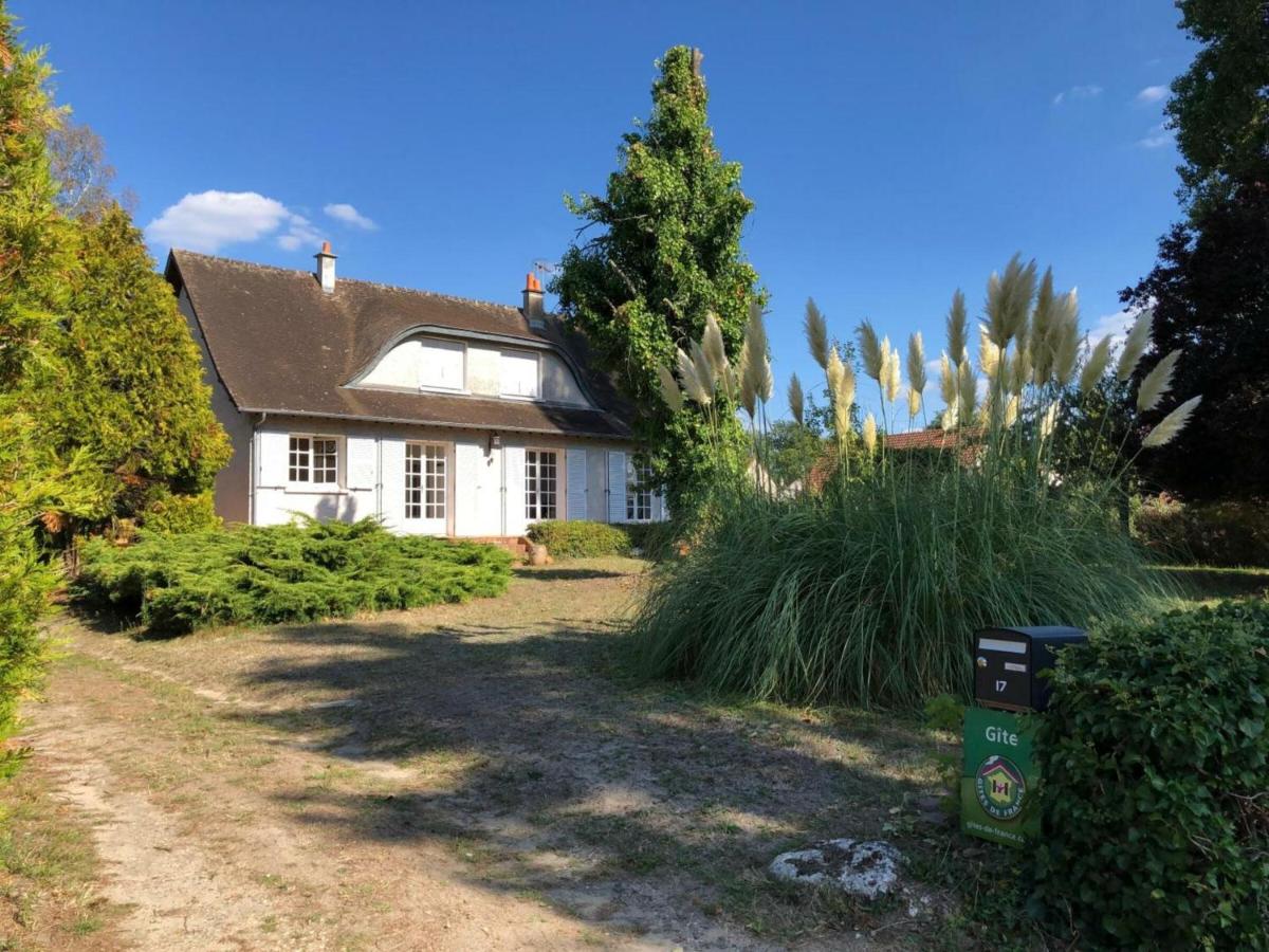 Gîte Yvoy-le-Marron, 3 pièces, 4 personnes - FR-1-491-117 - Housity