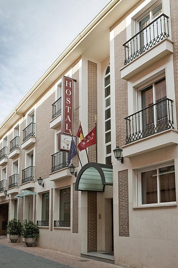 Hostal Carlos III - Housity