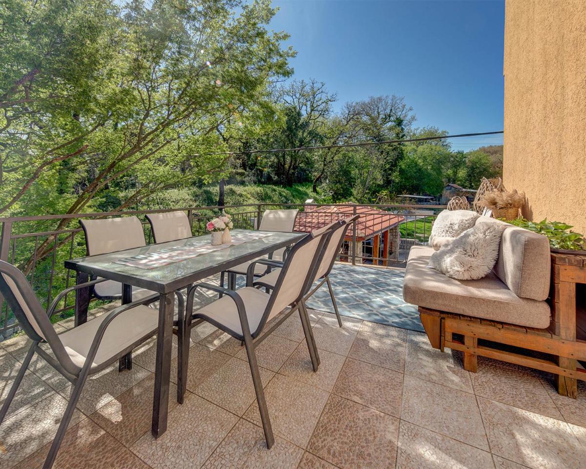 Apartments Pelle - Housity