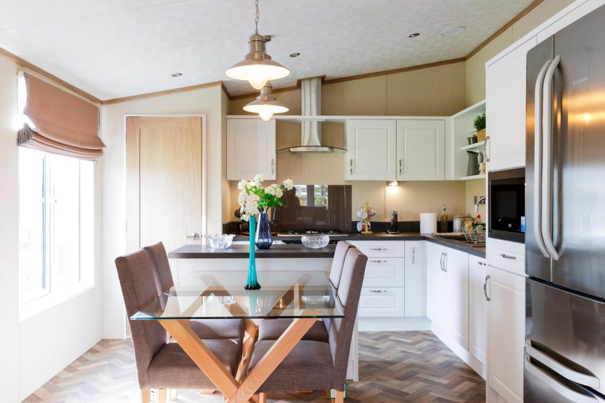 Luxury Lodge - Lyndale 12 - at 5 Star Resort - Housity