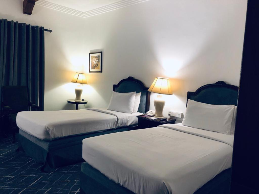 ROYALTON HOTEL FAISALABAD - Housity