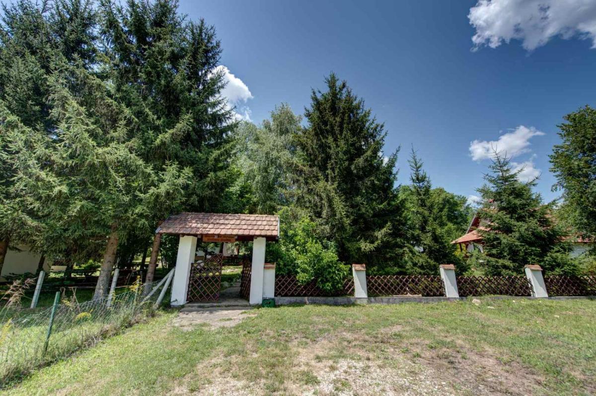 "Garaske Breze" Kućice za izdavanje sa bazenom - Housity
