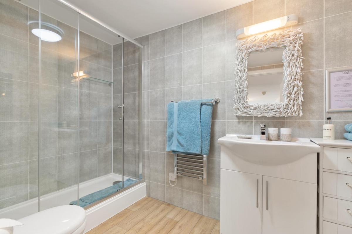 Coach Guest House - Housity