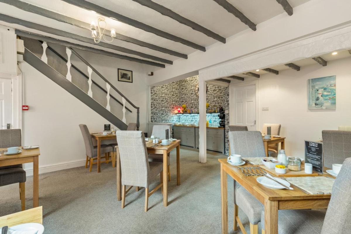 Coach Guest House - Housity