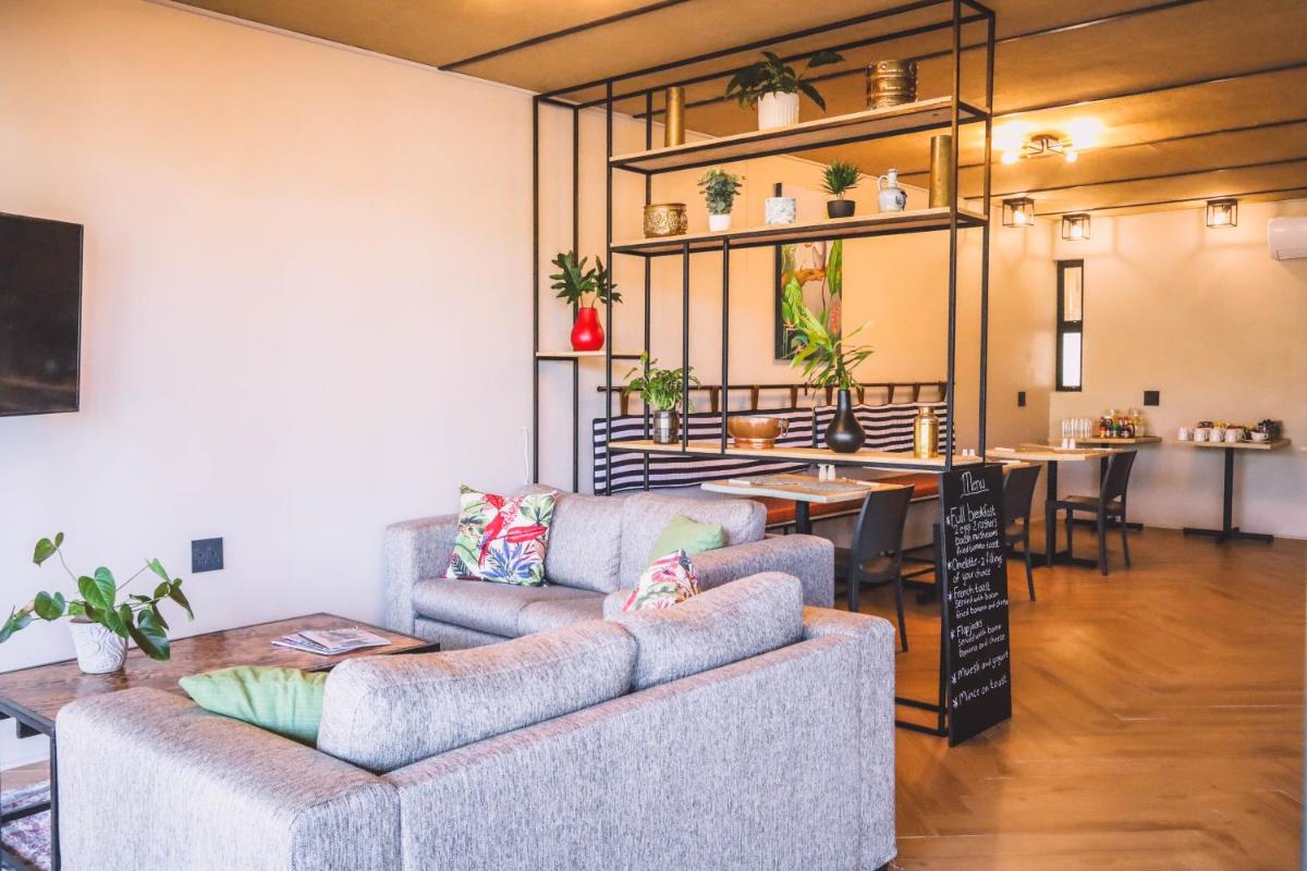 Suitetrails - Le Bezz Guesthouse