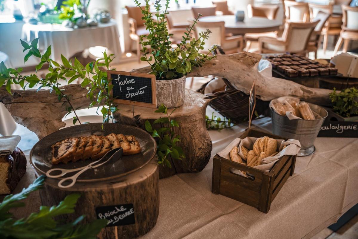 Nourriture dans l'hôtel ou à proximité