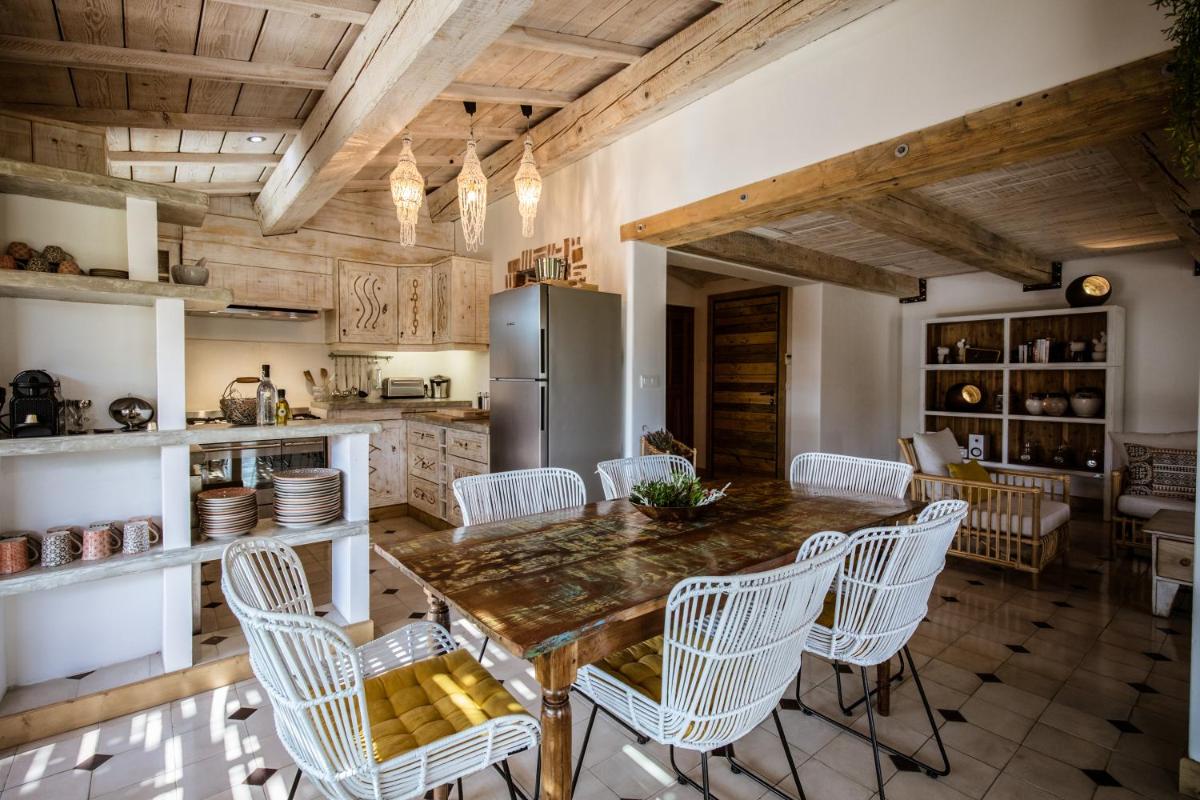 Cuisine ou kitchenette dans l'établissement U Capu Biancu