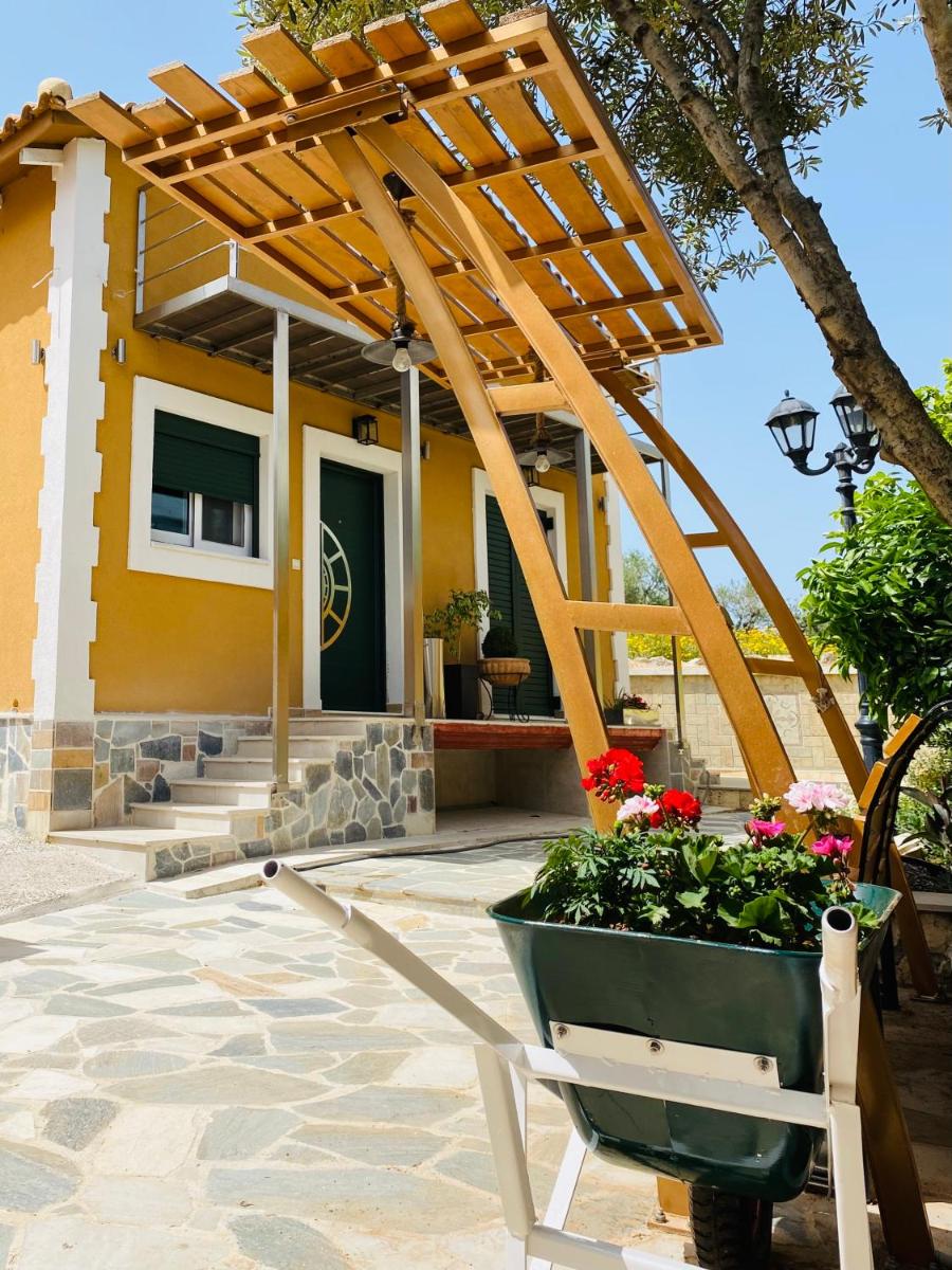 Zamor Family Villa 2 - Housity