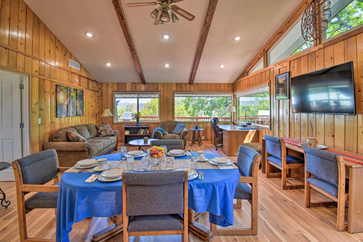 Stunning Treetop Villa - 1 Mi to Dtwn Mariposa! - Housity