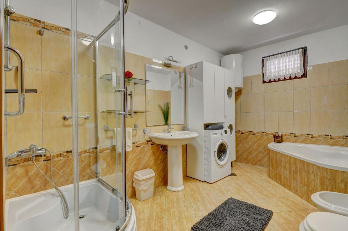 Apartments Babić - Housity