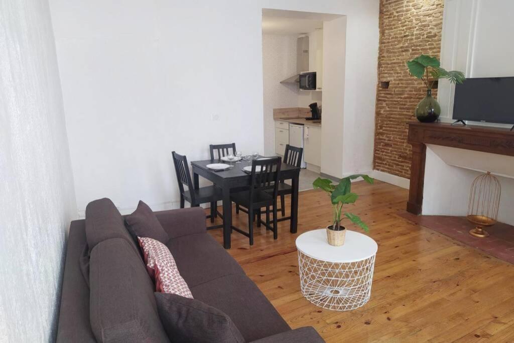 LE VOLVESTRE-T2 TYPIQUE-WIFI- CENTRE HISTORIQUE - Housity