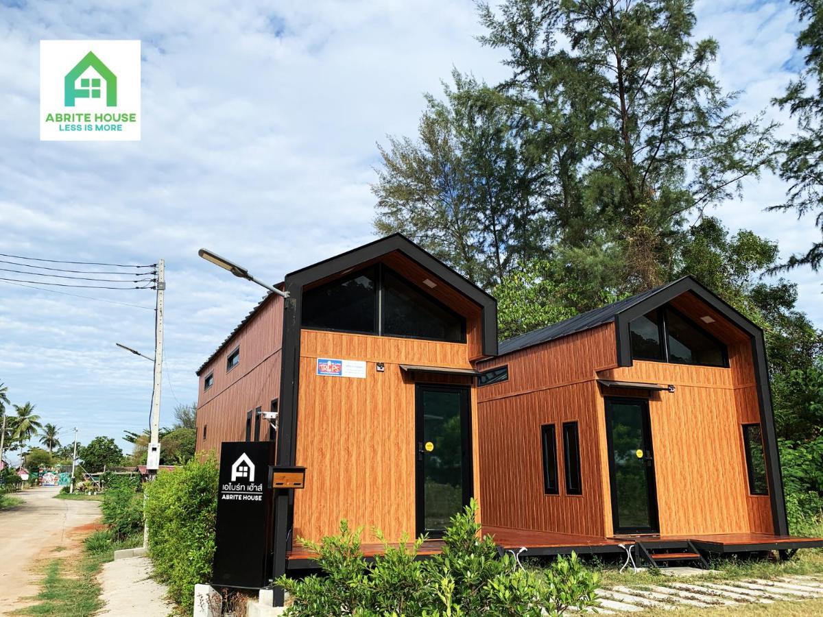 2 Tiny houses on Koh Lanta only 2 minutes walk to the beach - Housity