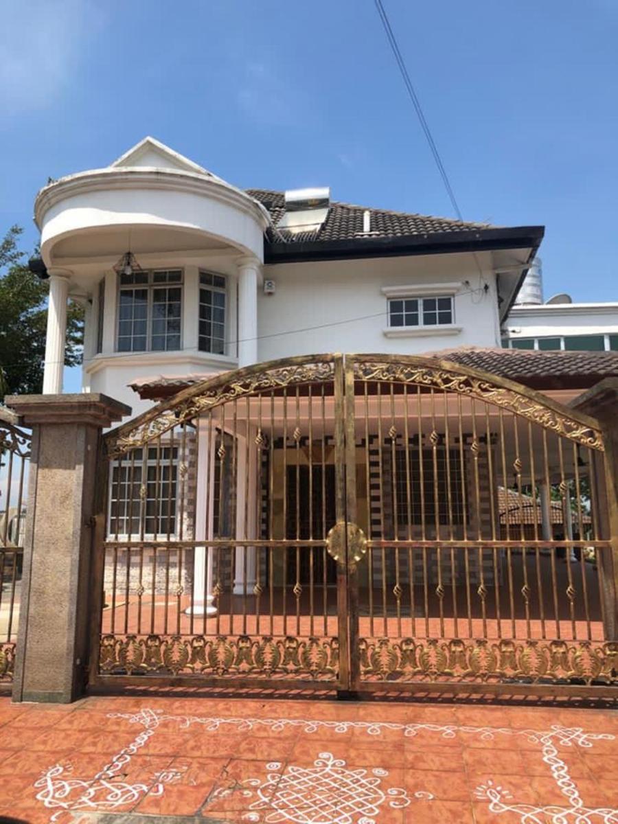 NICE HOME VILLA, Bandar Country Homes, Rawang - Housity