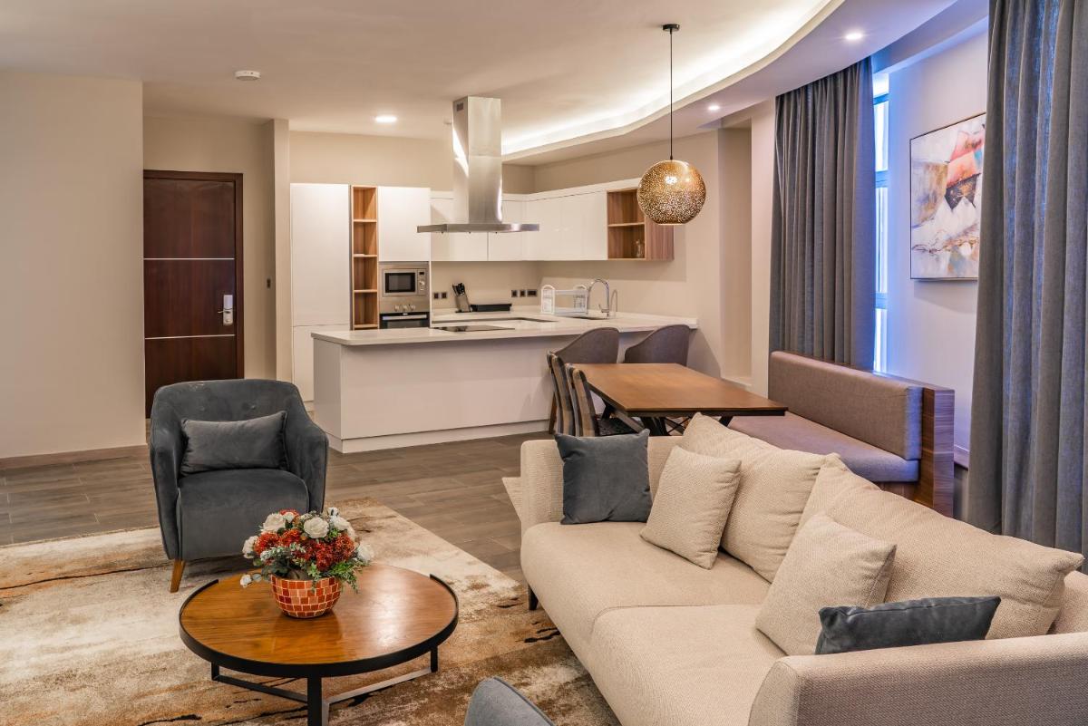 The Curve by the Park - Housity