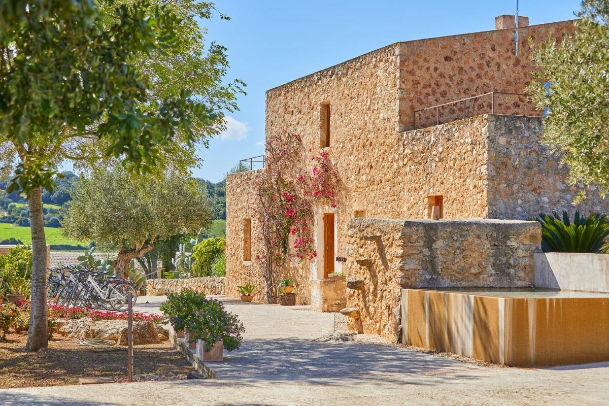 Jardín al aire libre en Son Penya Adults Only Petit Hotel & Spa