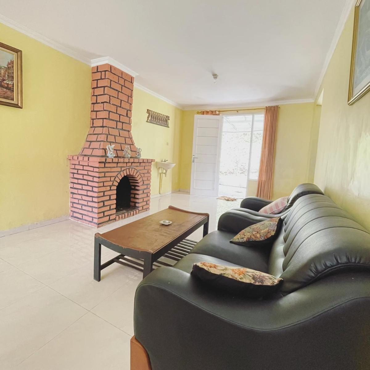 Villa Vancouver by Villa Gue Aja - Housity