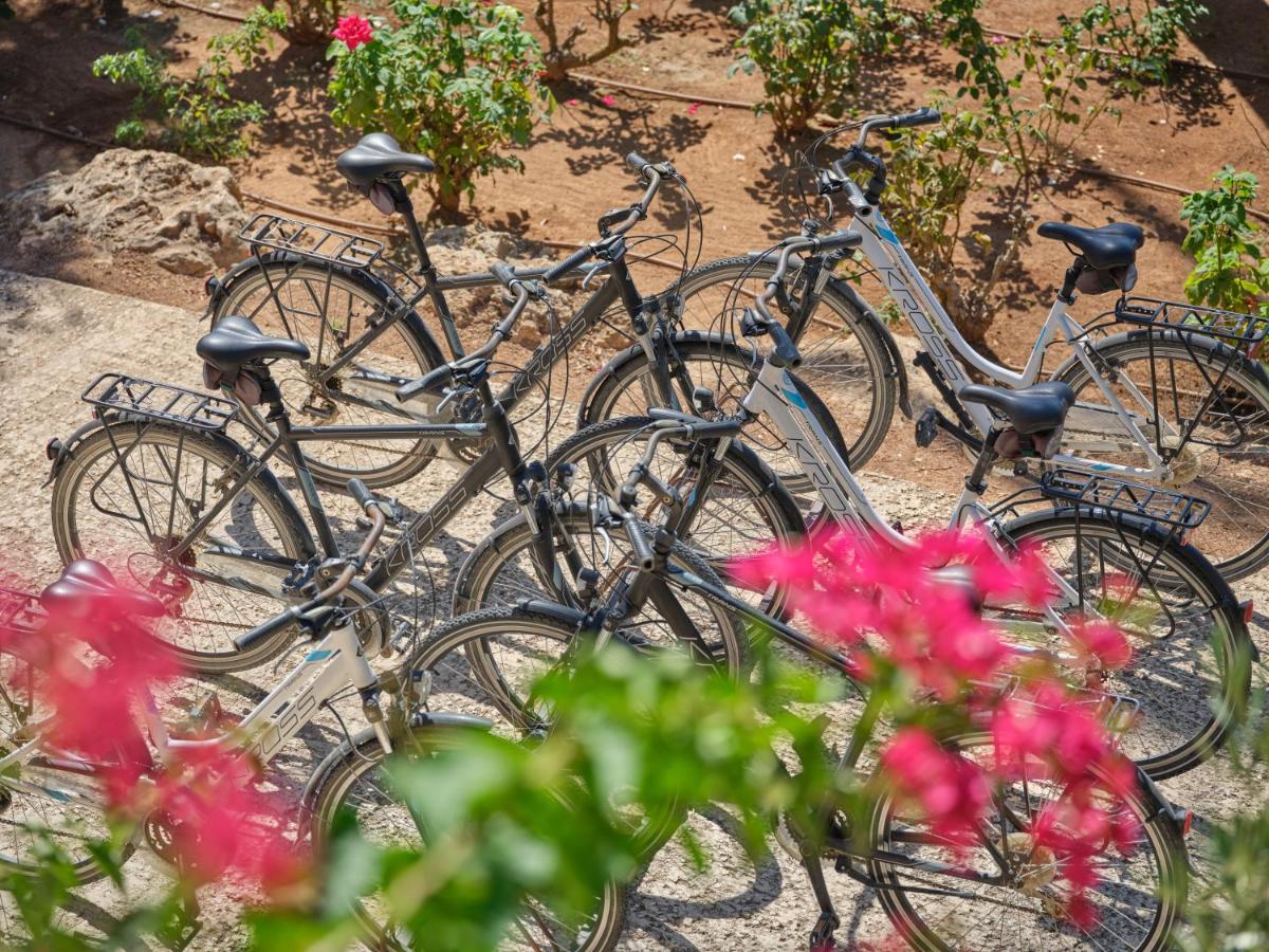 Montar en bicicleta en Son Penya Adults Only Petit Hotel & Spa o alrededores