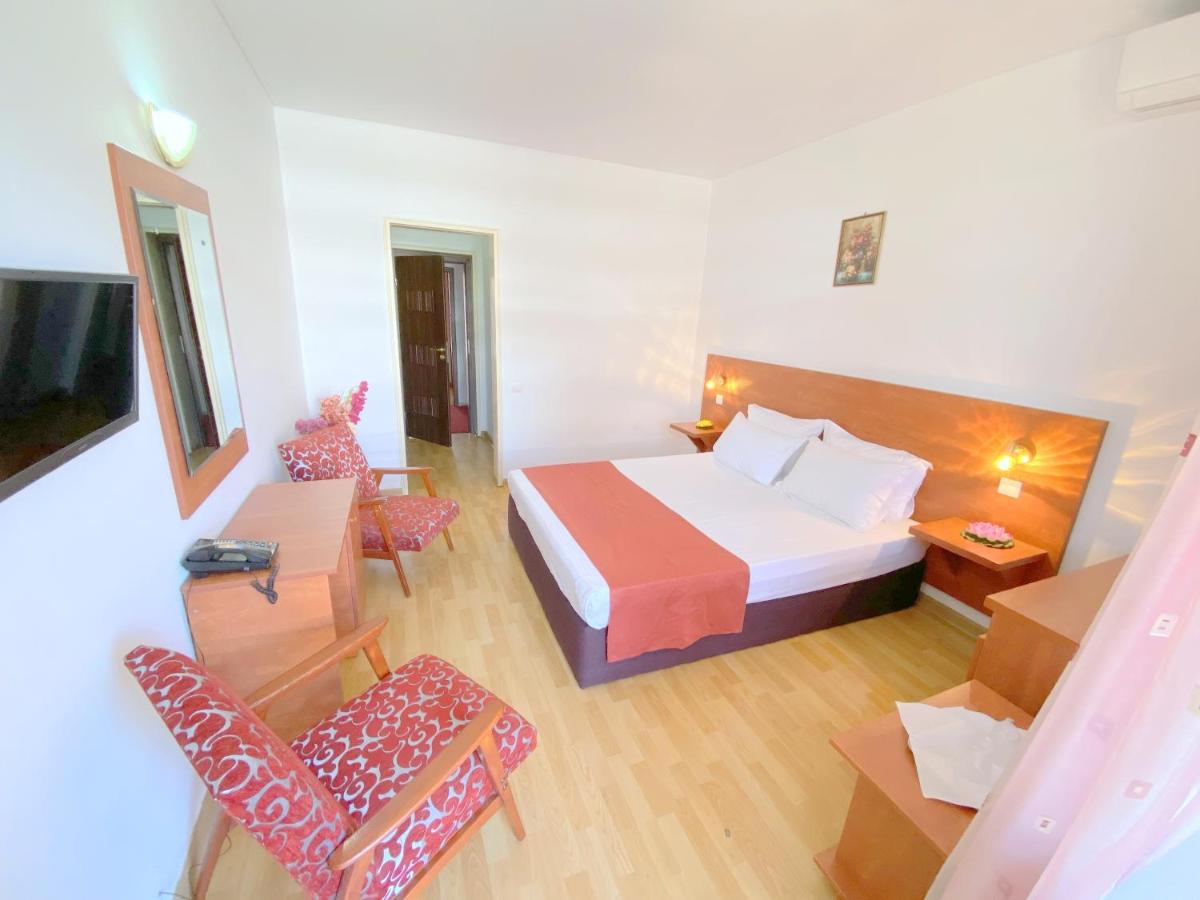 Hotel Tomis Neptun - Housity