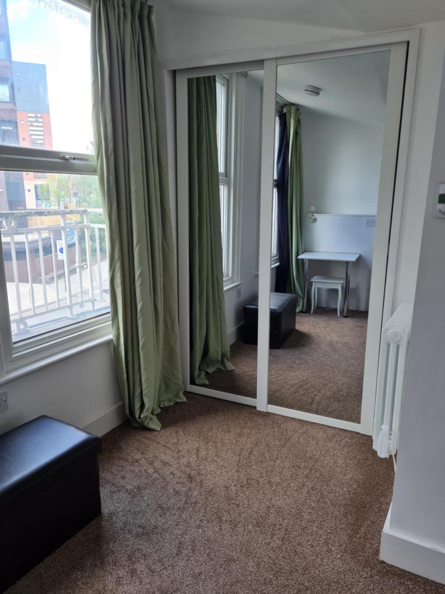 H.V Apartments - Housity