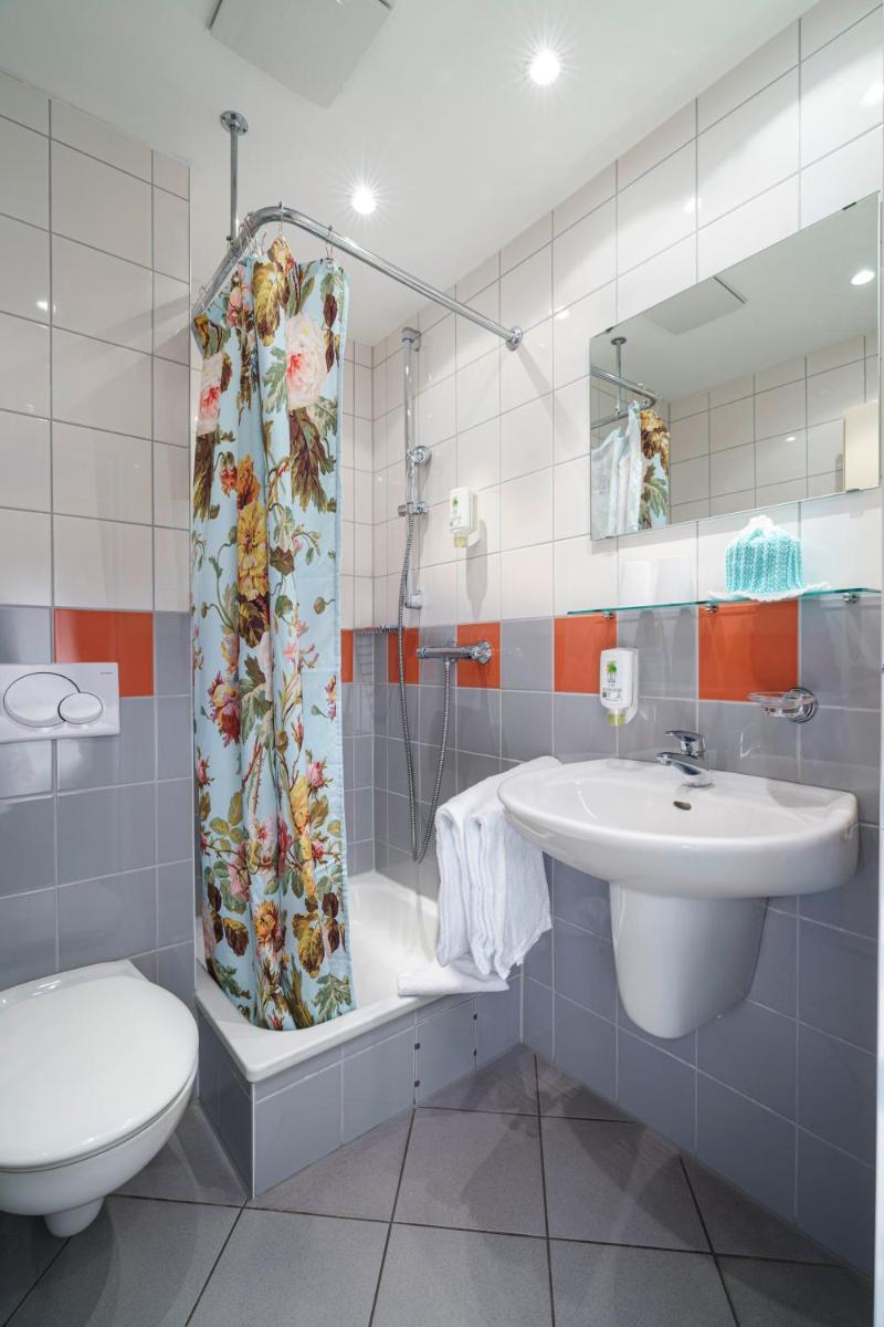 Tante ALMA's Bonner Hotel - Housity