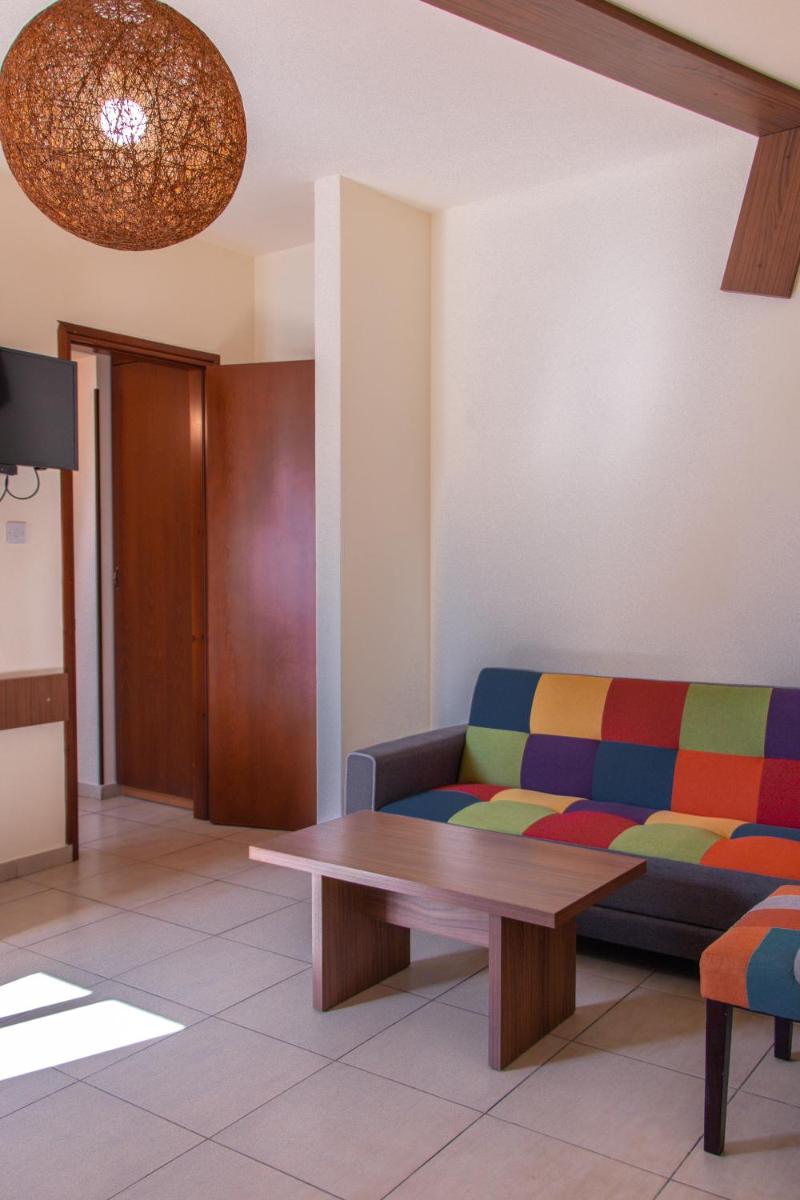 Lakis Court - Hizvo