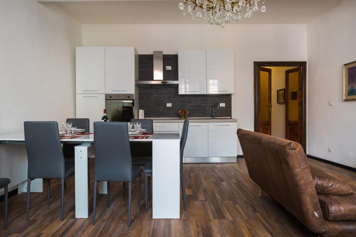 Parco Ducale Elegant Apartment con Balcone - Housity