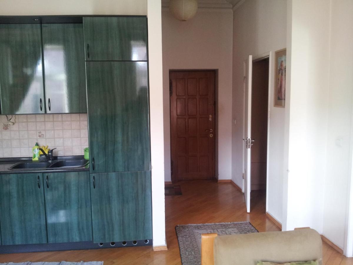 Suitetrails - Sunny Apartment in Central Yerevan