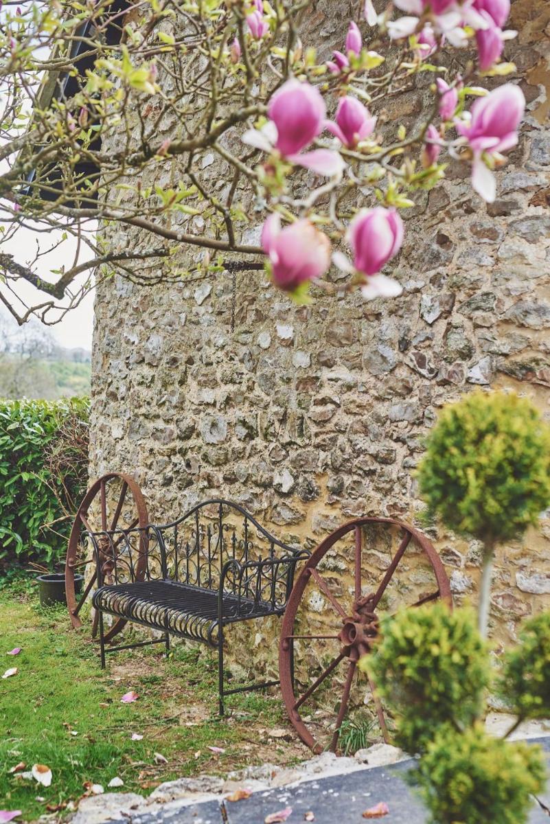 Half Moon Cottage - Housity