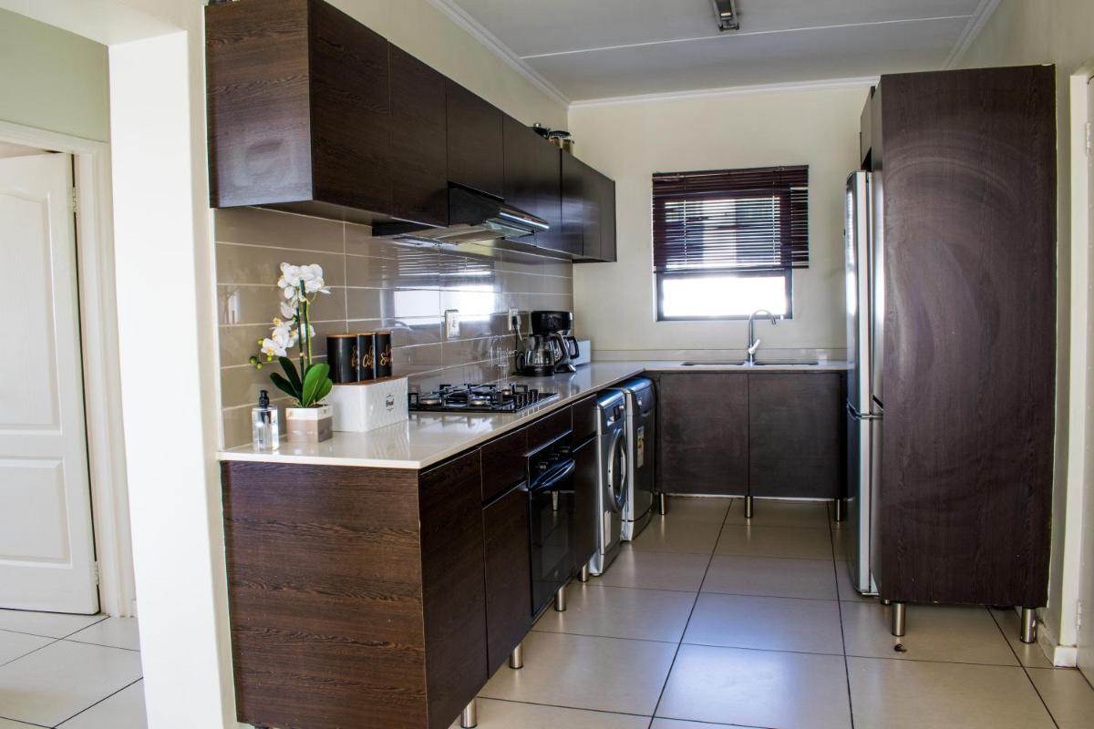 Royal Xtian Greenstone Ridge - Housity