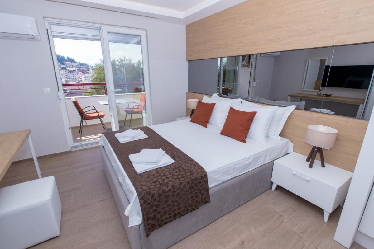 Apartments Matjan with private garages - Hizvo